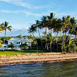 Absolute Beachfront House-family Time Holiday home Bowen